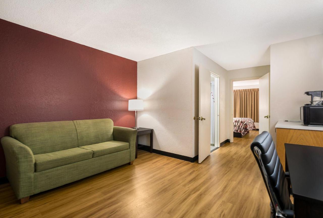Red Roof Inn & Suites Knoxville East Eksteriør billede